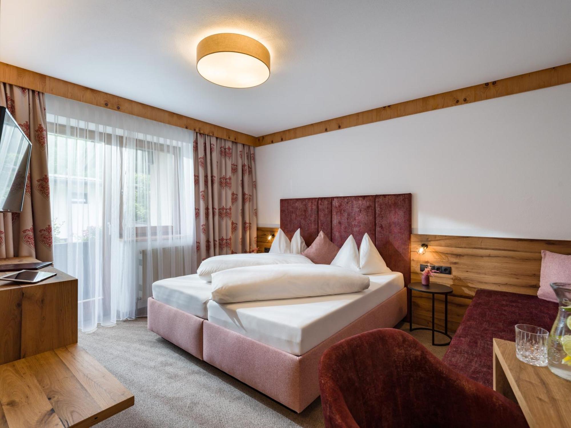 Hotel Landhaus Zillertal Fügen Extérieur photo